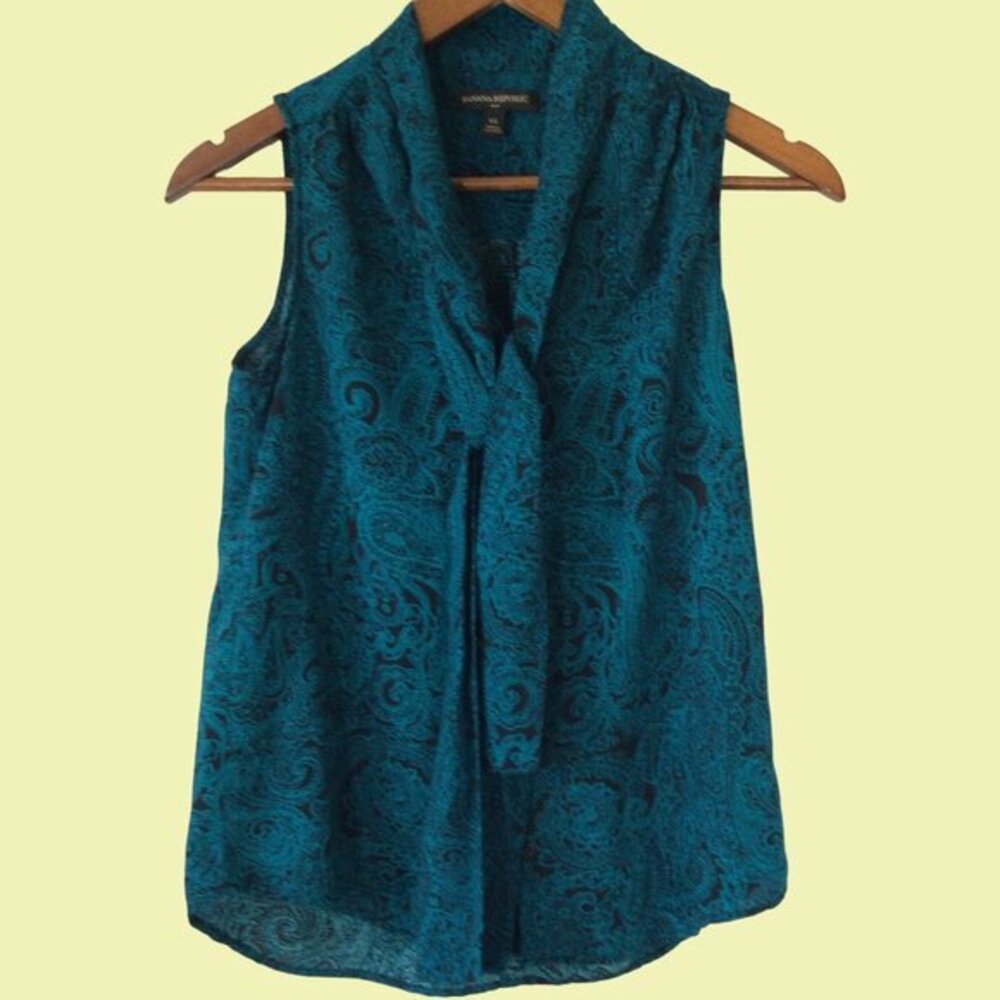 Banana Republic Size XS Blue & Black Paisley Blouse